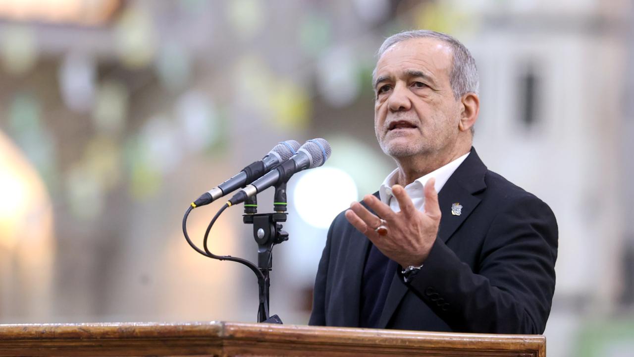 Pezeşkiyan: Düşman İran'ı İçeriden Çökertmeyi Hedefliyor