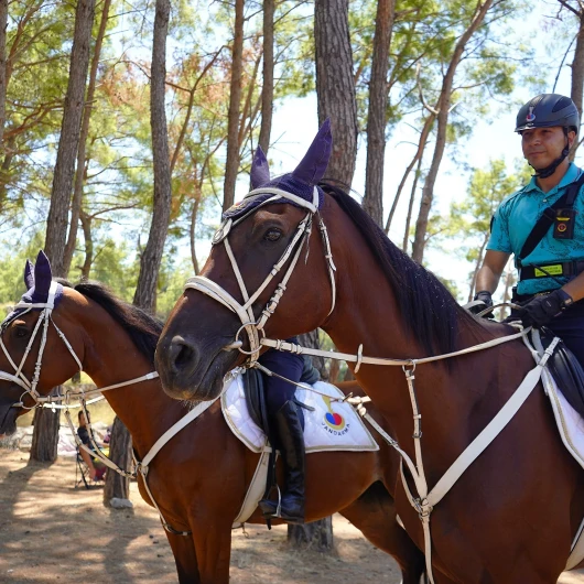 Phaselis'te Atlı Jandarma Devriyesi: Tarihi Dokuya Renk Katan Koruma