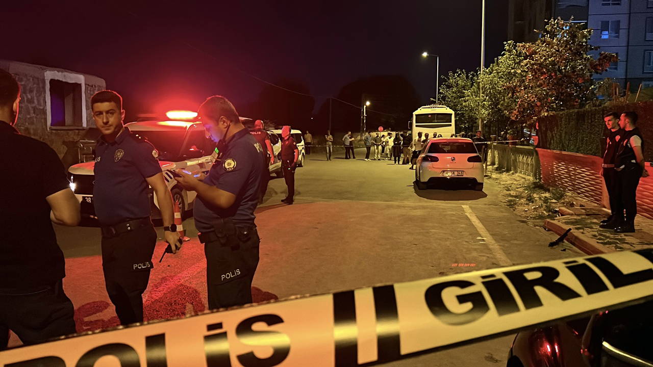 Piknik Dönüşü Silahlı Kavga Kurşunlarının Hedefi Oldular