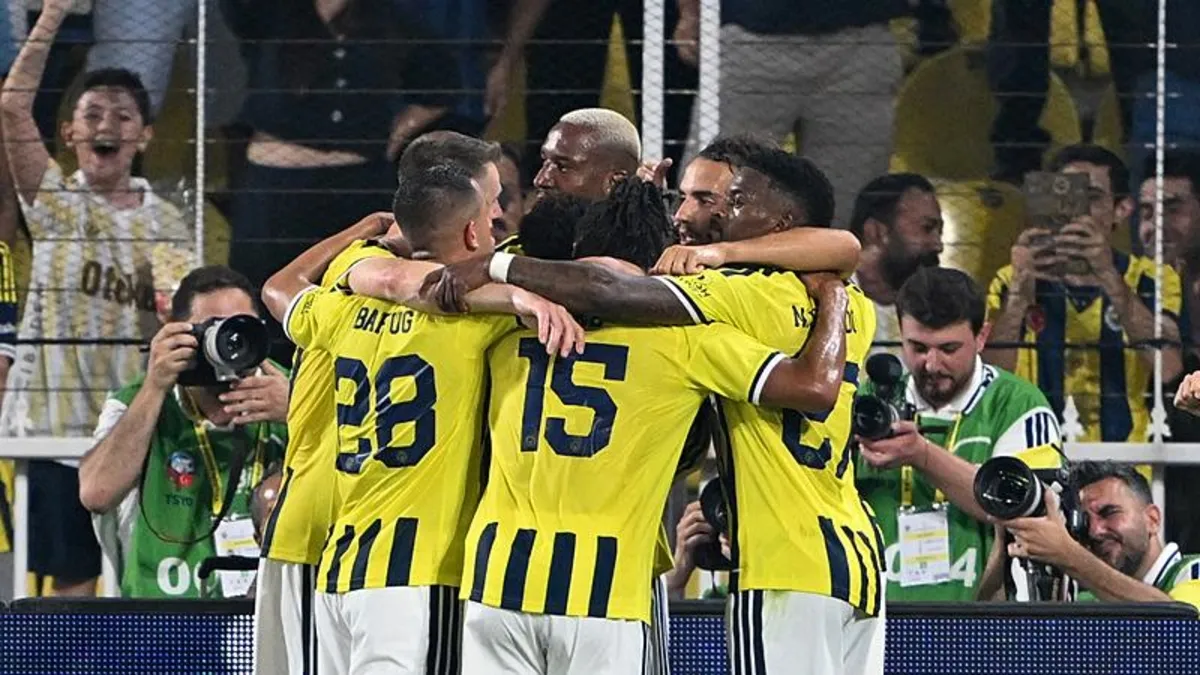 Polonya Basını Fenerbahçe'yi Konuşuyor: Talisca'nın Golü Manşetlerde