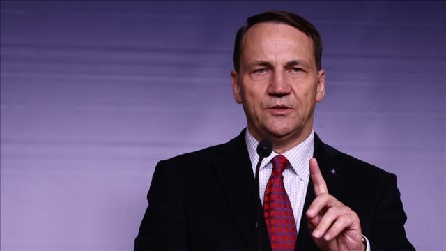 Polonya Dışişleri Bakanı Sikorski'den Kriz Hazırlığı: Pirinç ve Reçel Stoku