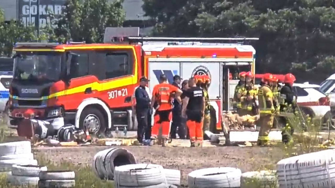 Polonya'da küçük uçak düştü: 2 kişi hayatını kaybetti