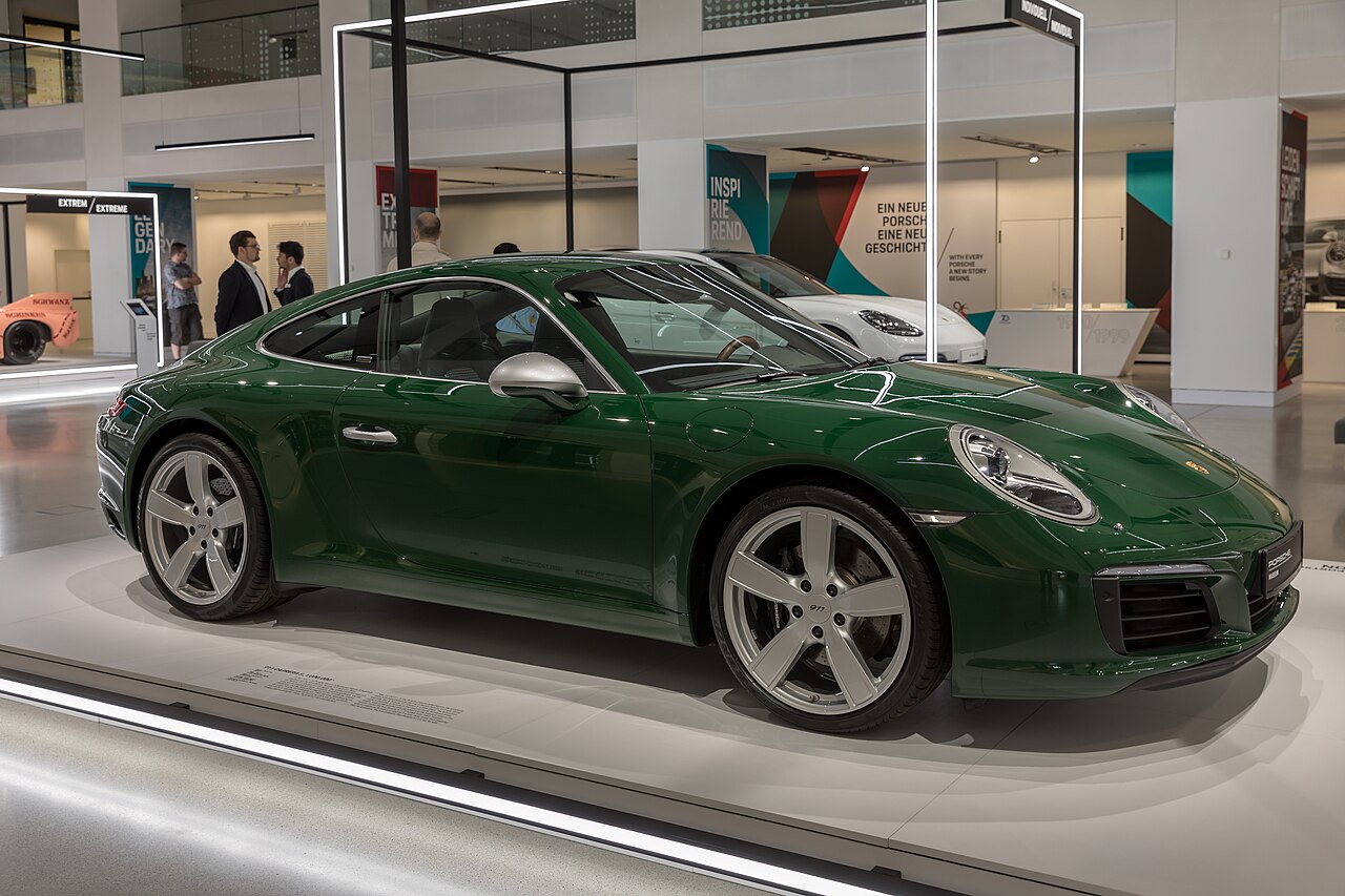 Porsche elektrikli 911 planını rafa kaldırdı