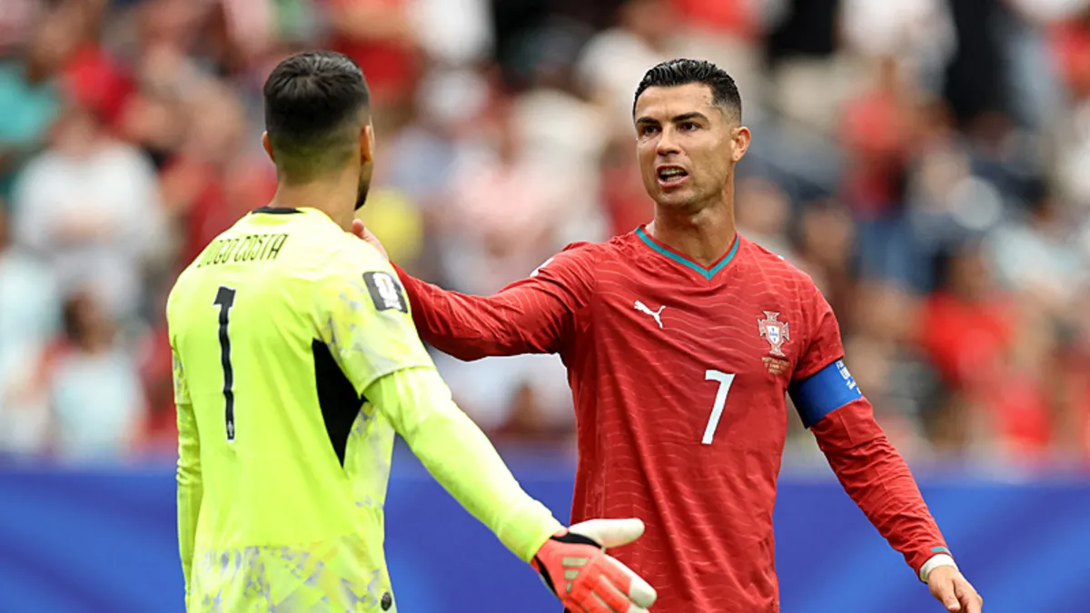 Portekiz'de kriz: Ronaldo ile Costa arasında gergin anlar