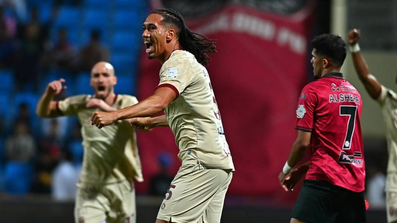 Porto, Chris Smalling'i kadrosuna kattı