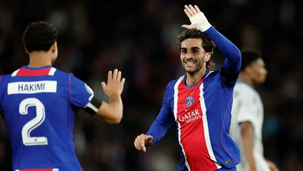 PSG Evinde Slovan Bratislava'yı 6-1 Yıktı: Ferran Torres Hat-Trick Yaptı