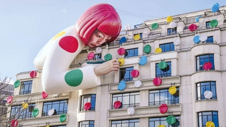 Puantiyeler Kraliçesi Yayoi Kusama 95 Yaşında Hayatını Kaybetti