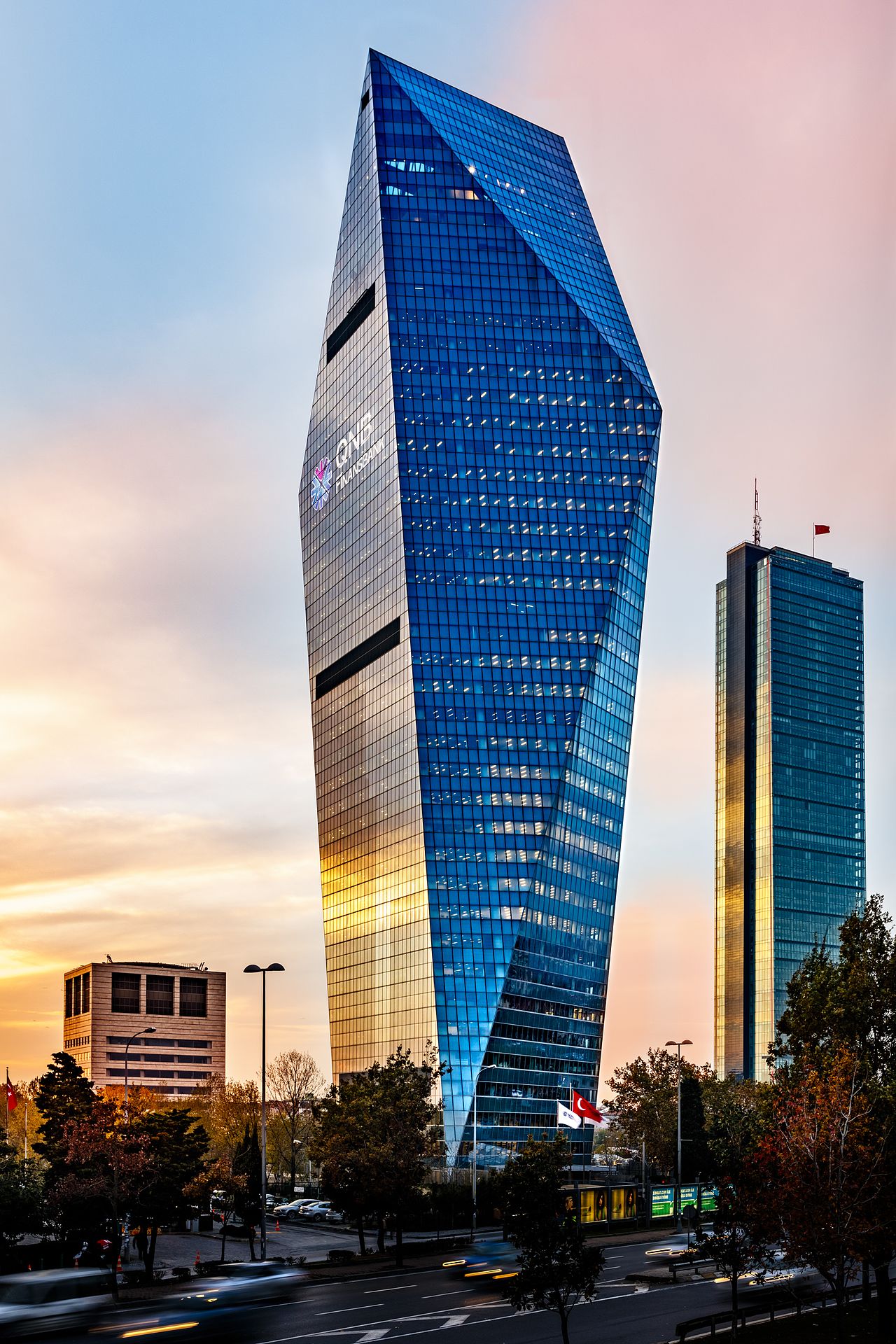 QNB Türkiye 400 milyon dolarlık sendikasyon kredisini yeniledi