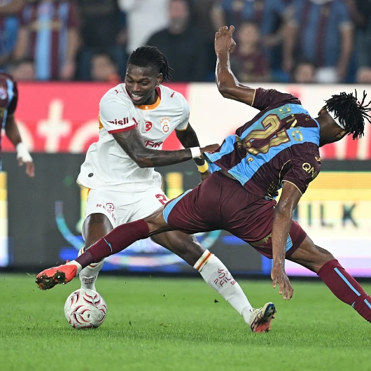Rafael Leao'nun Trabzonspor Maçındaki Top Kayıpları: Galatasaray'ın Ağır Yenilgisinin İstatistiksel Analizi