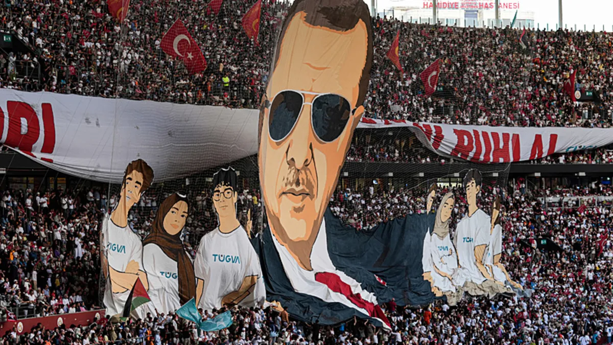 RAMS Park'ta Tarihi Buluşma: Cumhurbaşkanı Erdoğan TÜGVA Yaz Okulu Finalinde Öğrencilerle Bir Araya Geldi
