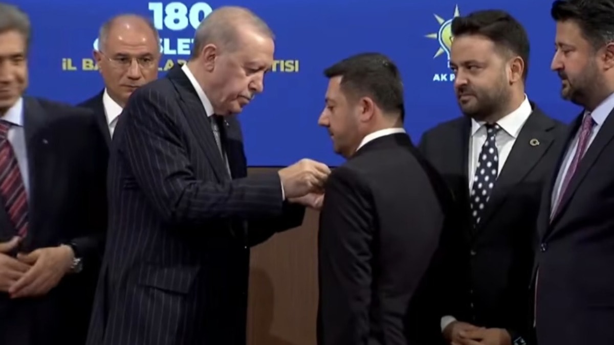 Rasim Arı AKP'ye katılıyor: 'Ahlaksızların yeri AKP değildir' sözlerini unuttu