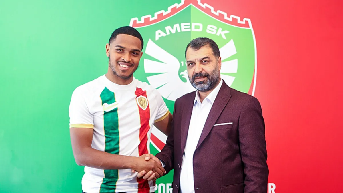 Rayan Raveloson: Amedspor'u zirveye taşıyacağız