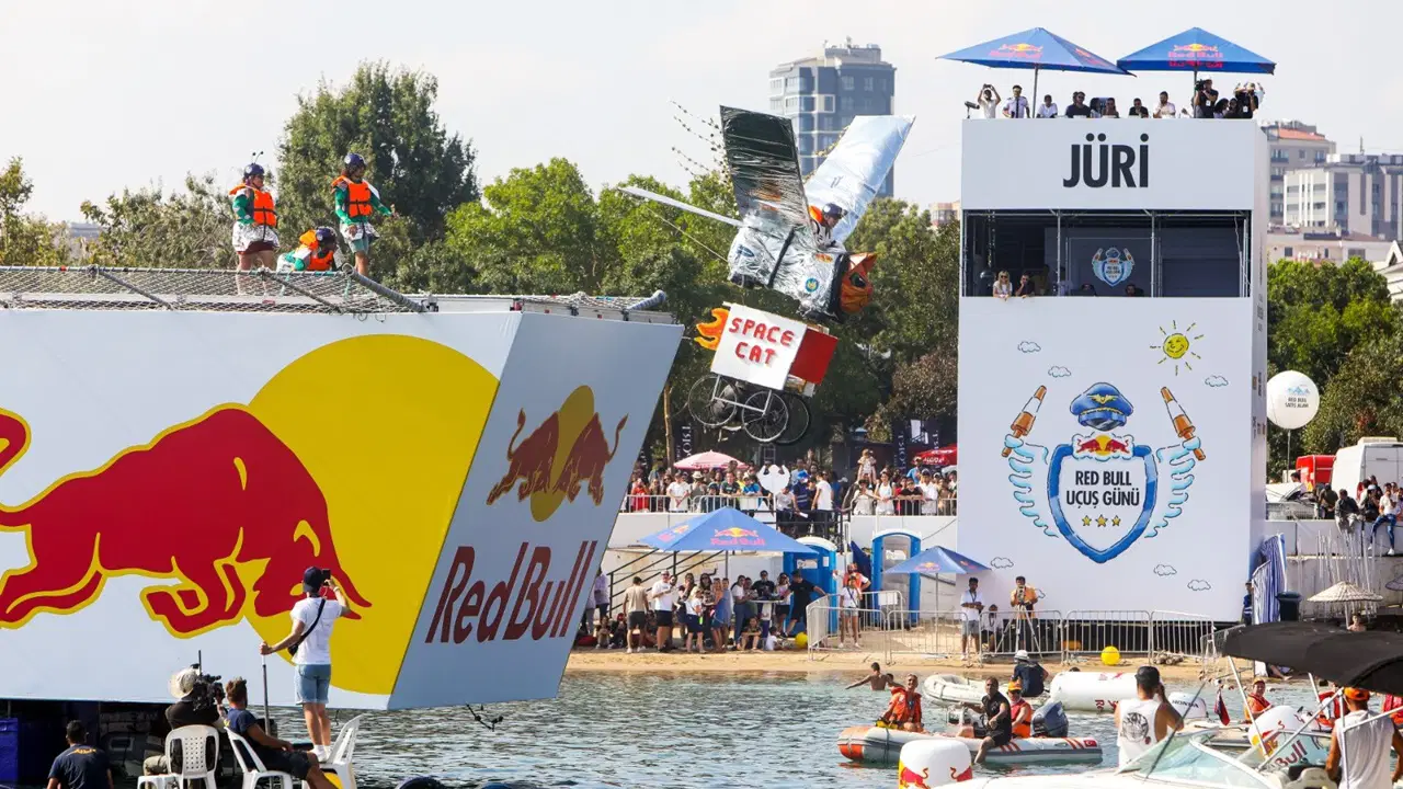 Red Bull Uçuş Günü'nde üniversiteliler rüzgarı: 32 takımın yüzde 60'ı gençlerden oluşuyor