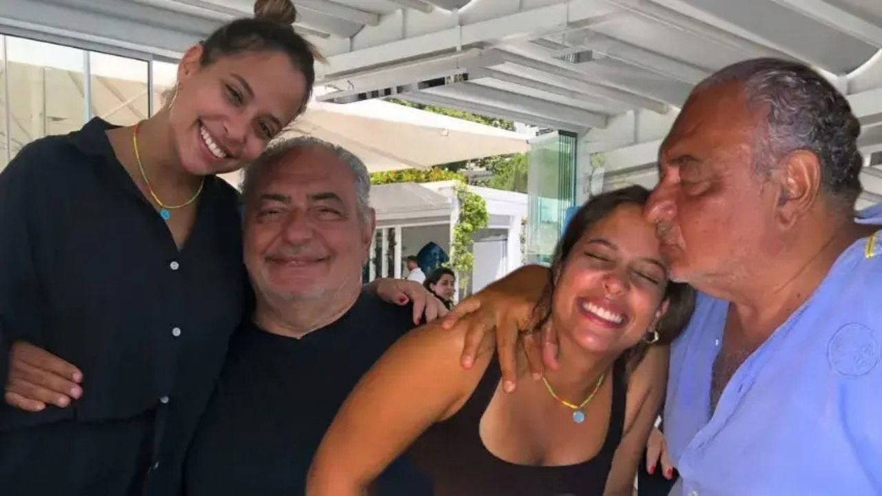 Reha Muhtar'ın kızı Ayşe Nazlı'dan yürek burkan veda: En çok 'kızım' deyişini özleyeceğim