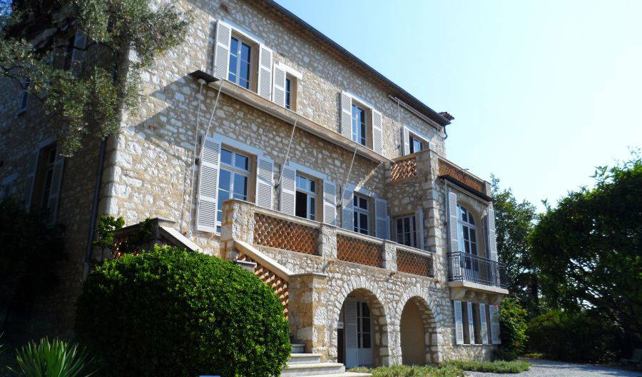 Renoir Müzesi'nden 9 Milyon Euroluk Soygun: İki Şüpheli Aranıyor