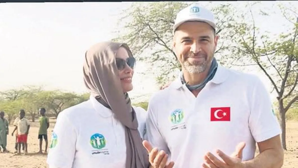 Reshad Strik ve Gamze Özçelik'ten romantik ikinci yıl dönümü paylaşımı