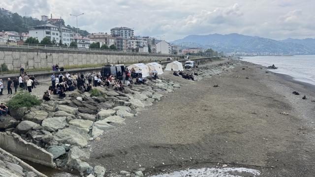 Rize'de denizde kaybolan çocuk için arama çalışmaları sürüyor