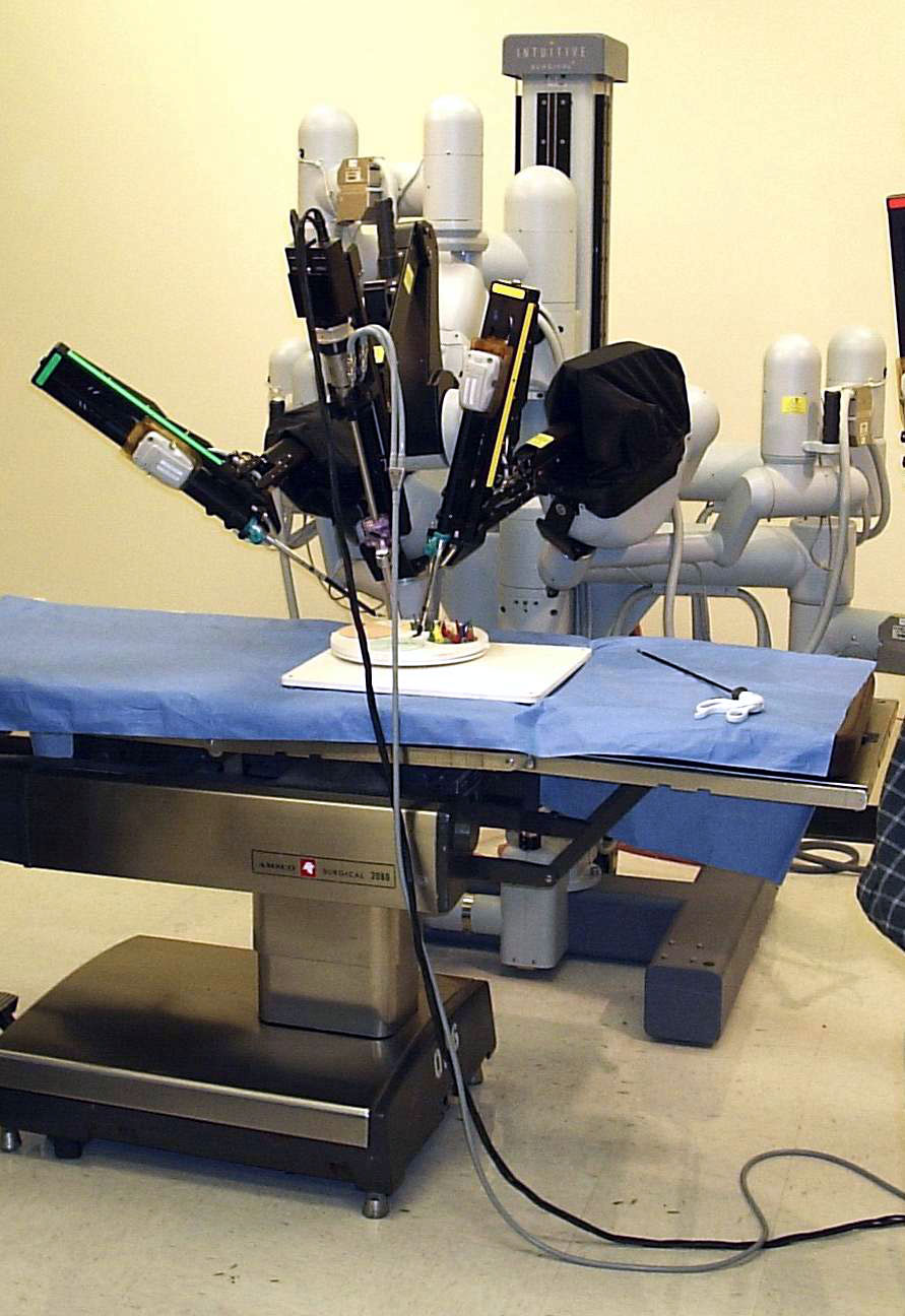 Robot Cerrahlar İlk Canlı Hayvan Ameliyatını Başarıyla Gerçekleştirdi