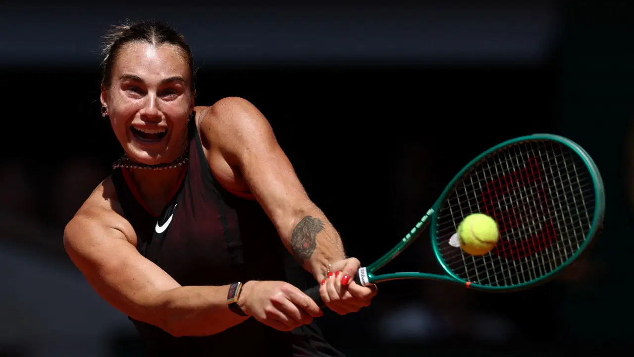 Roland Garros'ta sürpriz veda: Medvedev elendi, Sabalenka tur atladı