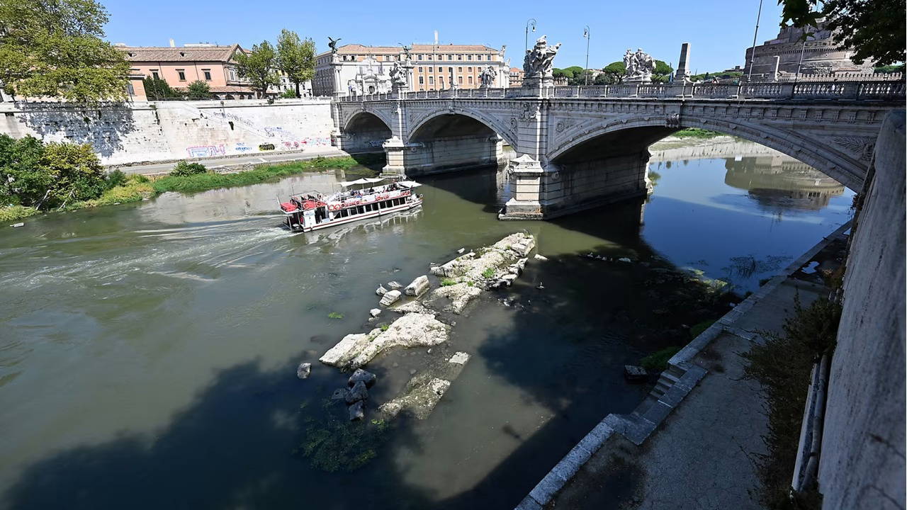 Roma'da Kuraklık Tarihi Nero Köprüsü'nü Gün Yüzüne Çıkardı
