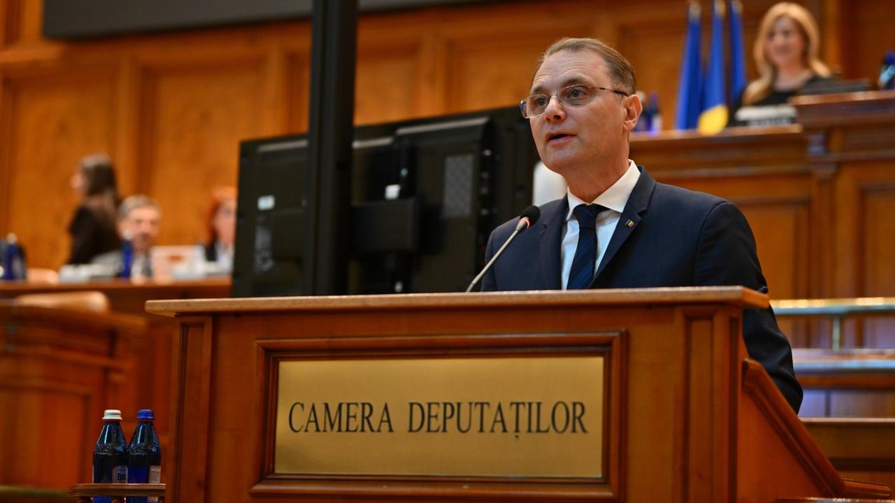 Romanya'da Siyasi Belirsizlik Sona Erdi: Yeni Hükümet Güvenoyu Aldı