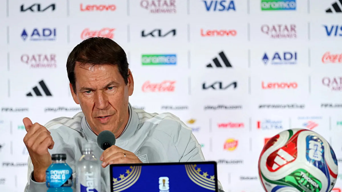 Rudi Garcia: Balogun'un kırmızı kart cezasının ertelenmesi bir 1 Nisan şakası