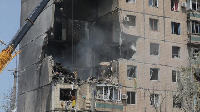 Rus Saldırılarında Ukrayna'da 8 Ölü, 35 Yaralı: Zelenski'den Tepki