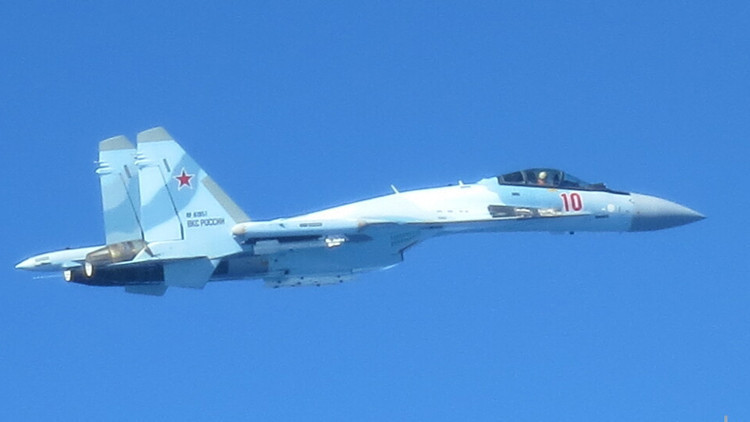 Rus savaş uçağı Moskova'da düştü: Pilot fırlatma koltuğuyla kurtuldu