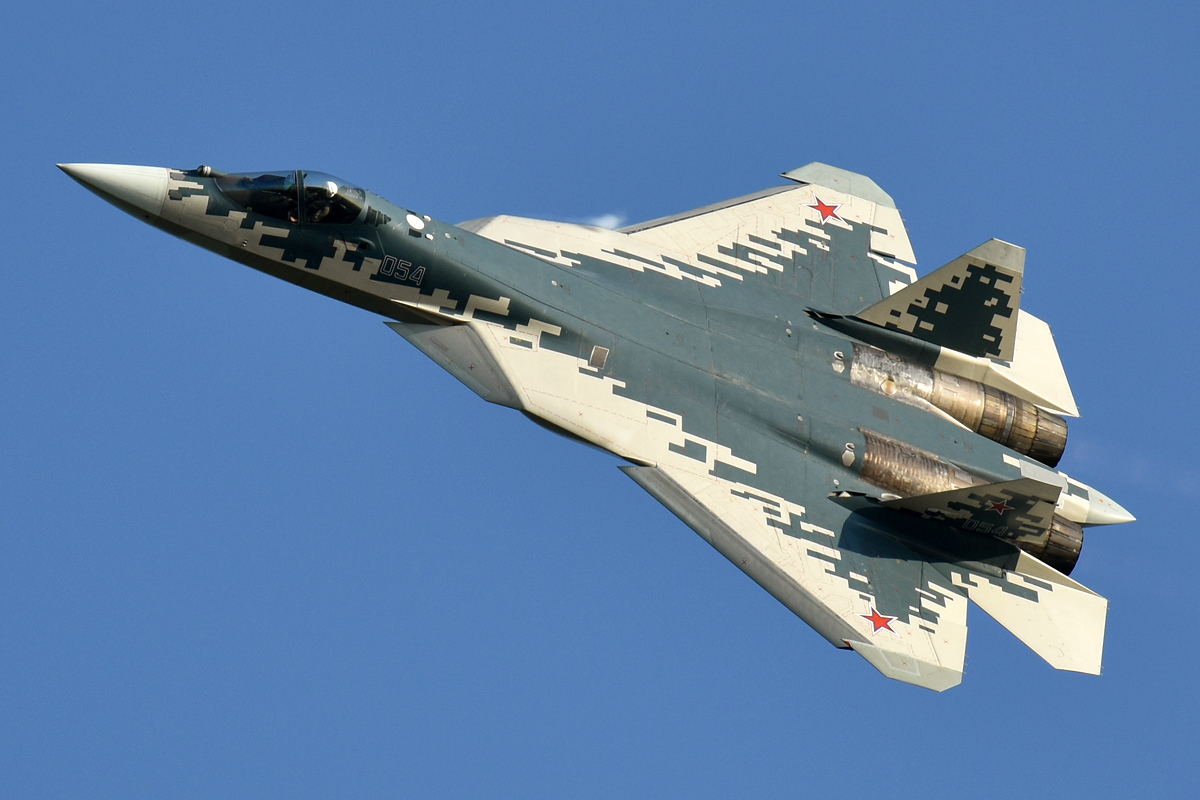 Rus Su-57 savaş uçağı Moskova yakınlarında düştü