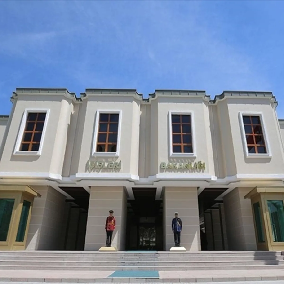 Rüşvet soruşturmasında flaş karar! Başkan görevden alındı