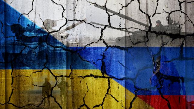 Rusya, Odessa Limanı'nda Askeri Yüklü Gemiyi Vurdu