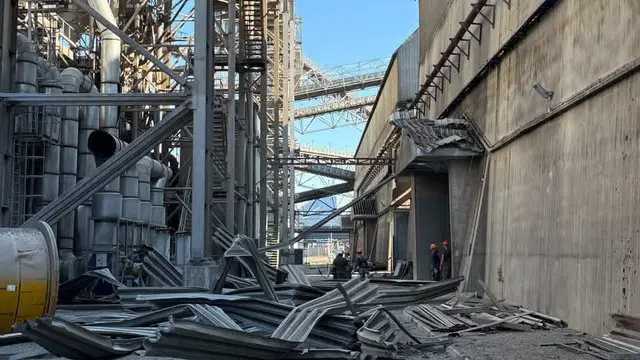Rusya'dan Ukrayna'nın Çornomorsk Limanı'na ağır saldırı: Yakıt depoları vuruldu