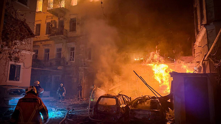 Rusya'dan Ukrayna Limanlarına Peş Peşe Saldırı: 2 Ölü, 21 Yaralı