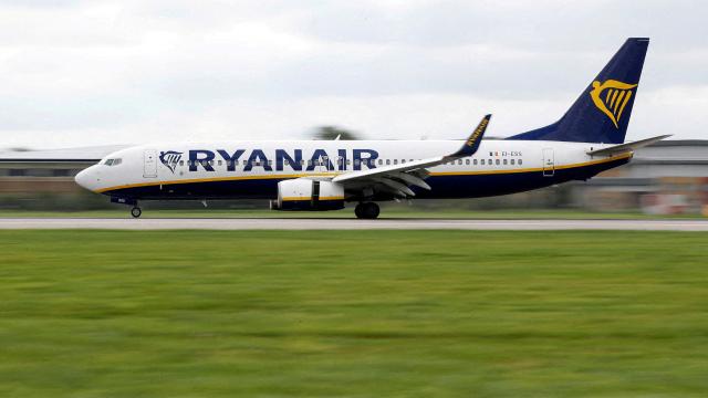 Ryanair’e çocuklu ailelerden ekstra ücret soruşturması