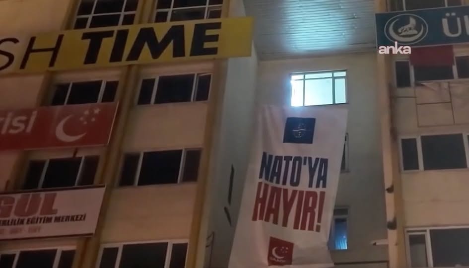 Saadet Partisi'ne 'NATO'ya hayır' pankartı cezası yargıya taşındı