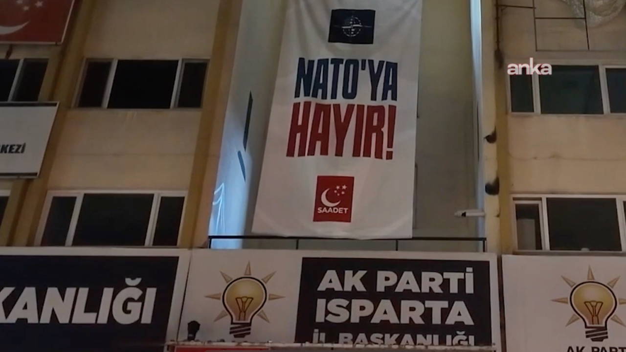 Saadet Partisi'nden 'NATO'ya hayır' pankartı cezasına dava