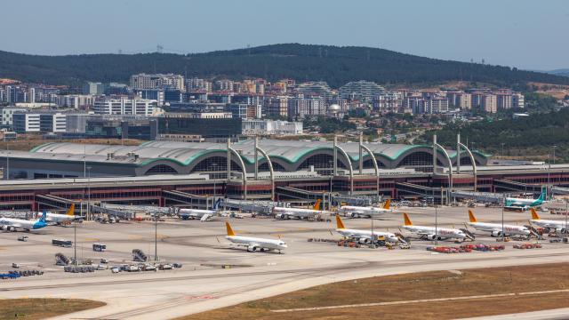 Sabiha Gökçen'de tarihi yolcu rekoru kırıldı