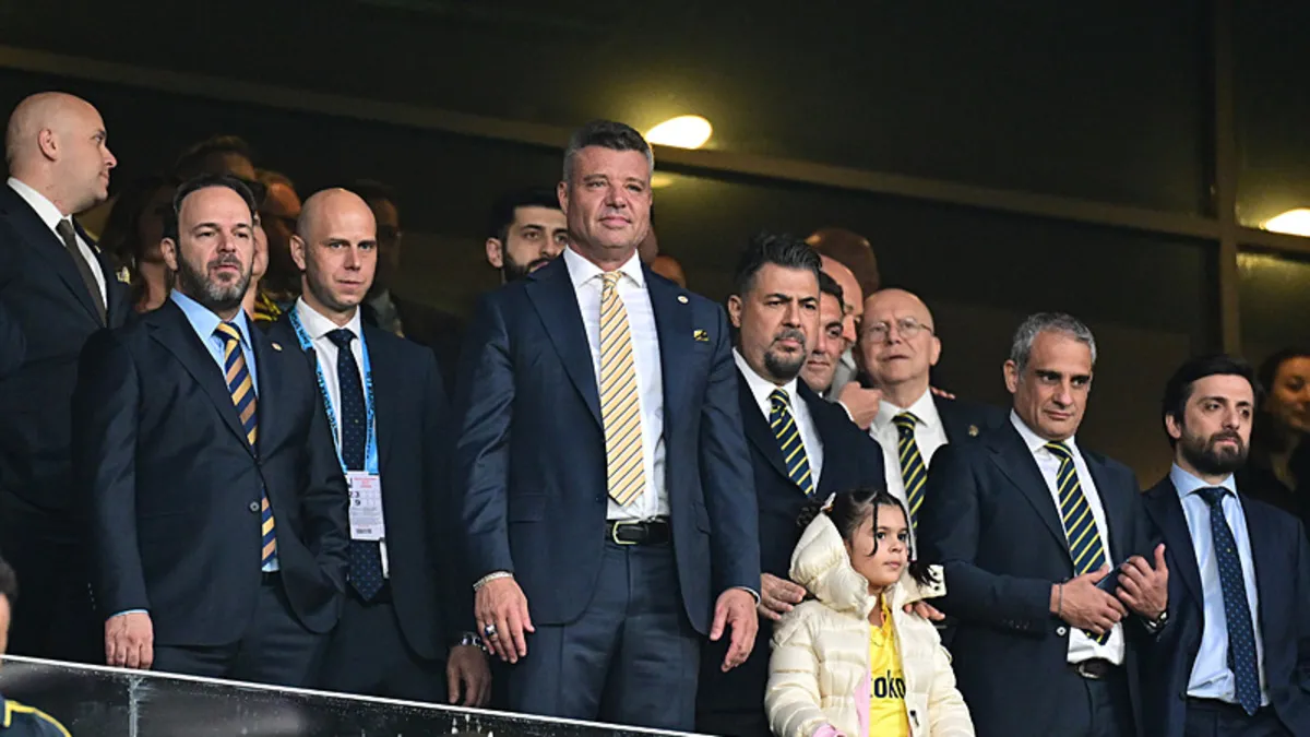 Sadettin Saran'dan Fenerbahçe'ye Veda: 'Başım Dik Ayrılıyorum