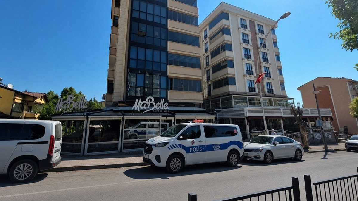 Safranbolu'da 21 Yaşındaki Genç 4. Kattan Düştü: Gözaltı Var