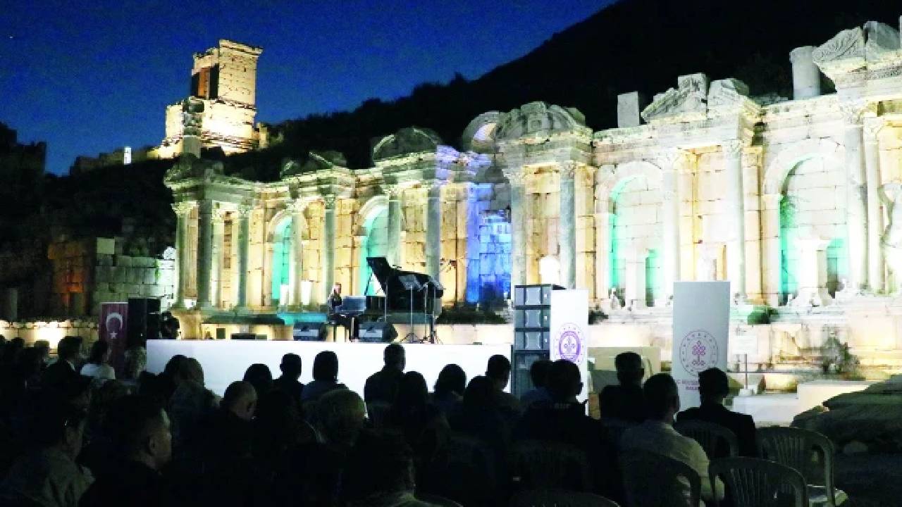 Sagalossos'taki Konserle İdil Biret Anıldı