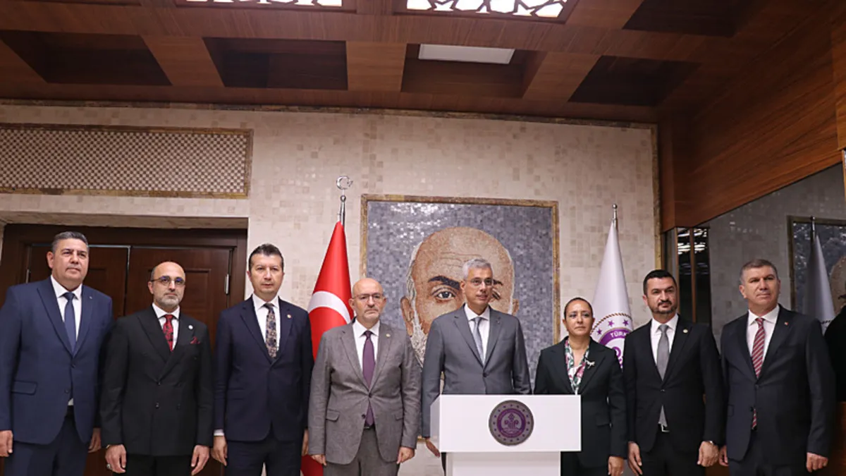 Sağlık Bakanı'ndan büyük müjde: Hastanelerde 24 saat kreş hizmeti