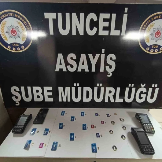 Sahte altınla kuyumcuları dolandıran 2 şüpheli Elazığ'da yakalandı