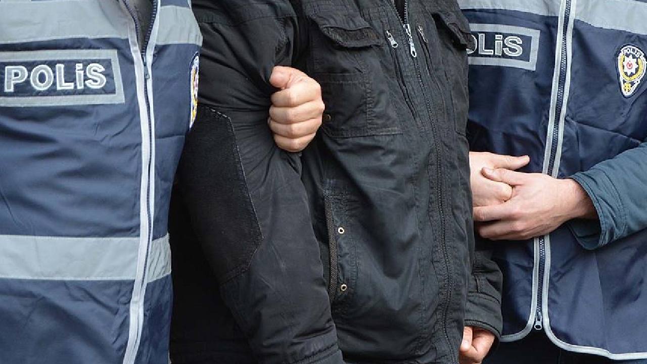 Sahte belgelerle ikamet izni skandalında 64 gözaltı