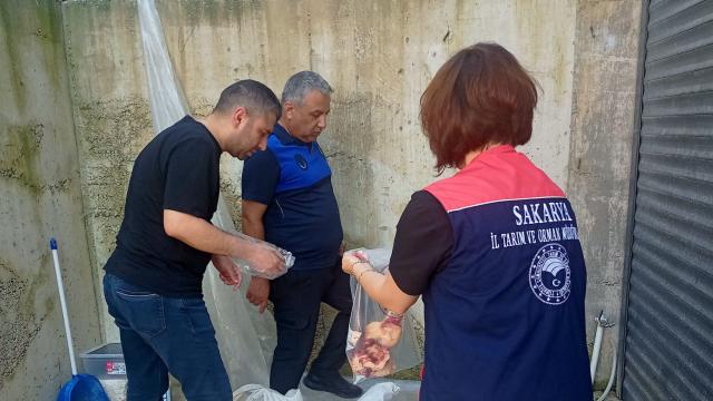 Sakarya'da 5,5 ton etiketsiz et ve et ürünü imha edildi