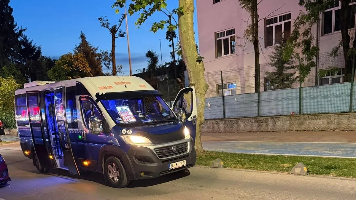 Sakarya'da bisikletli çocuğa minibüs çarptı: 16 yaşındaki İlker hayatını kaybetti