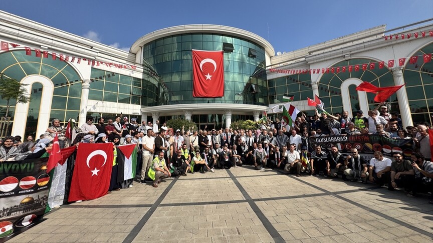 Sakarya'dan Filistin'e Destek: Konvoy Dualarla Uğurlandı