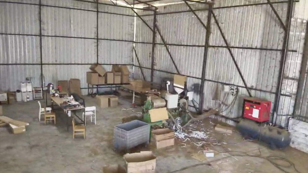 Sakarya'da kaçak sigara fabrikasına operasyon: 610 bin makaron ele geçirildi