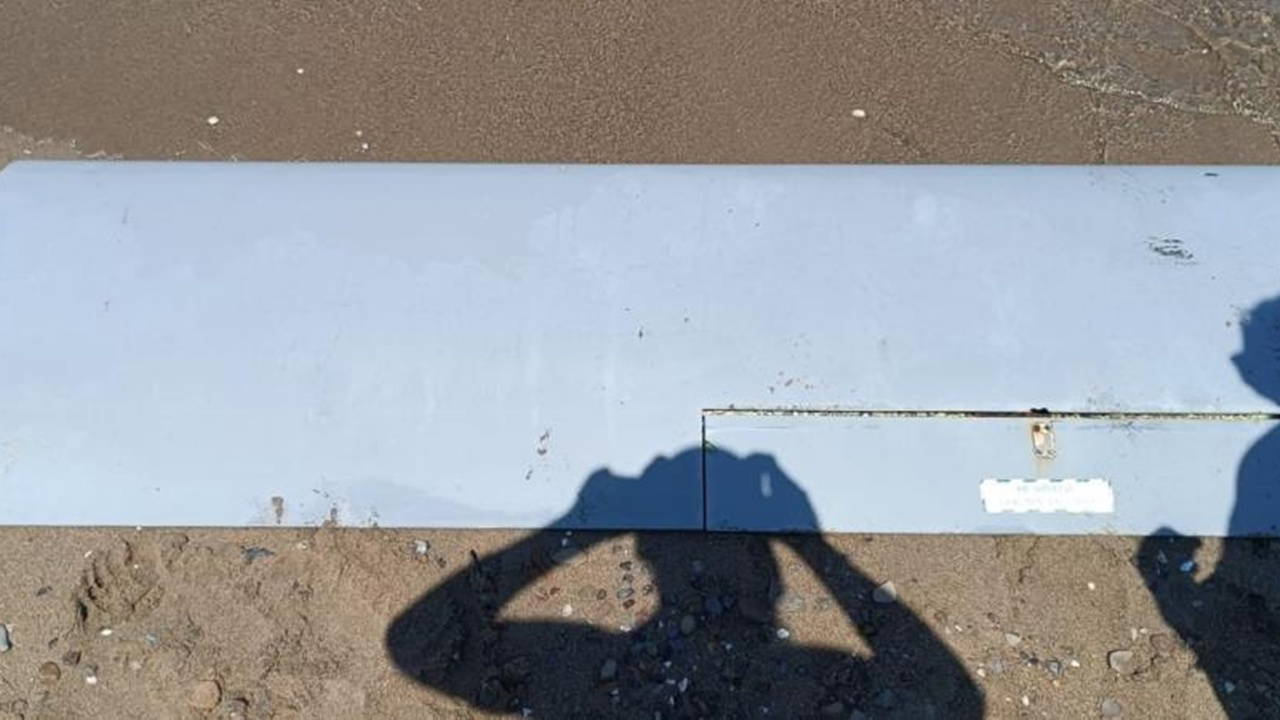 Sakarya'da Sahile Vuran Dron Parçası İncelemeye Alındı