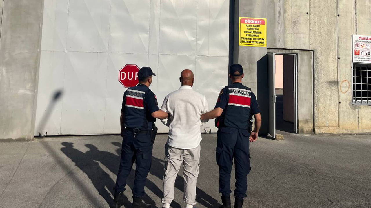 Sakarya'da Uyuşturucu Operasyonu: 6 Kilo Esrar, 102 Kök Kenevir Ele Geçirildi