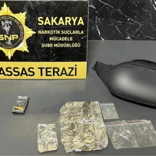 Sakarya'da Zehir Operasyonu: Yastıkta 1 Kilo 150 Gram Uyuşturucu